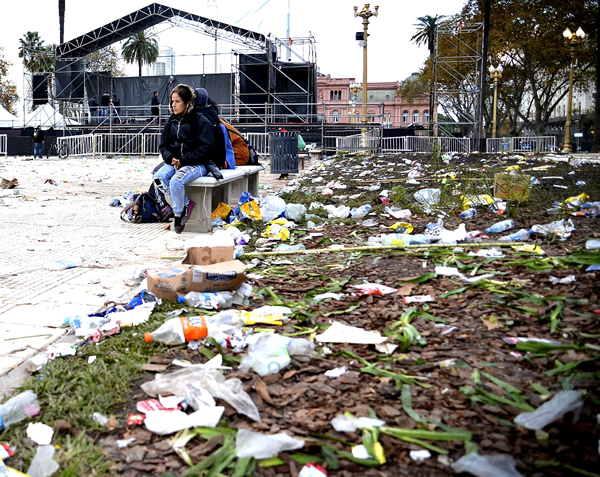 Destrozos en Plaza de Mayo Marcha Federal