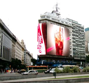 Carteles led frente al Obelisco