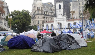 acampe en Plaza de Mayo