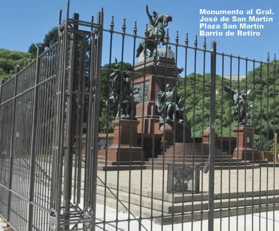 Monumento a San Martn enrejado