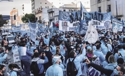 Protesta por mejora salarial