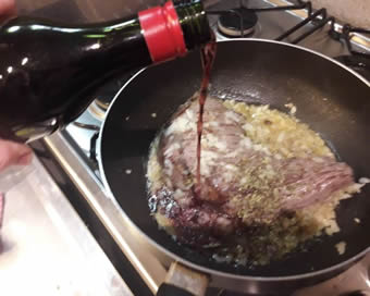 Colita de cuadril a la bordelesa