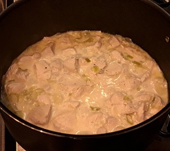 Pollo con salsa de puerros