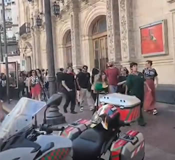 Evacuados Teatro Cervantes